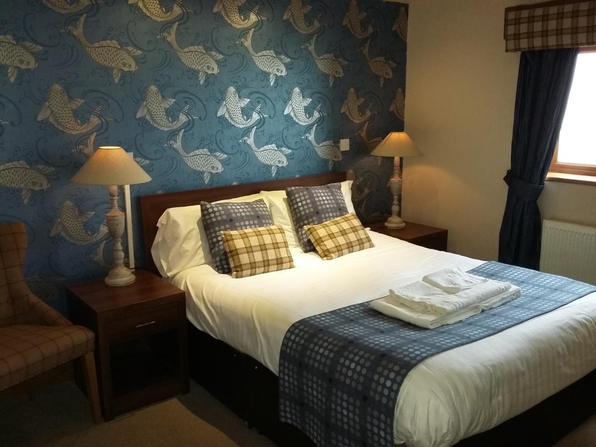 The Huntsman Inn Холмфирт Экстерьер фото