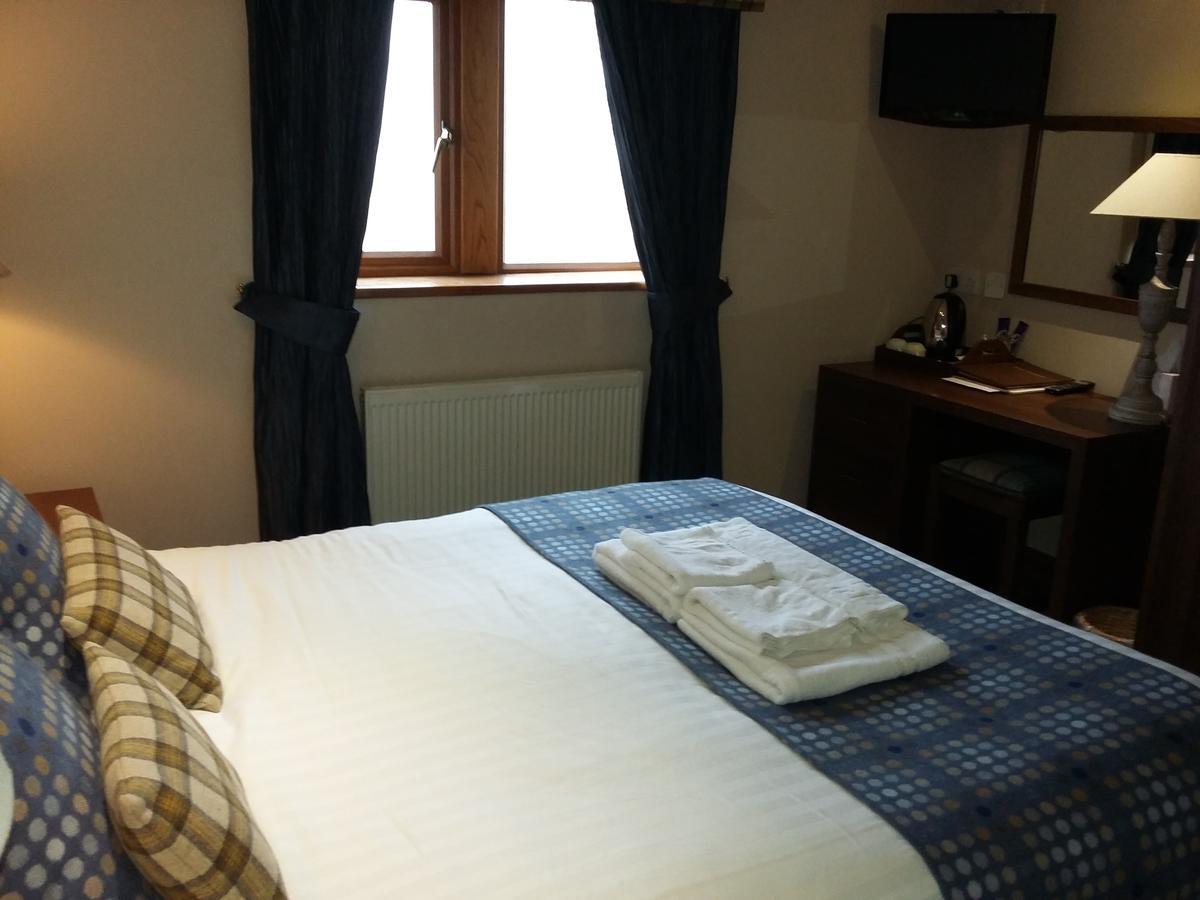 The Huntsman Inn Холмфирт Экстерьер фото